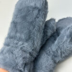 Варежки женские из мягкого эко меха