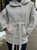 Женское короткое пальто