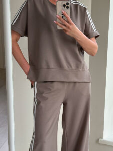 Костюм спортивный с лампасами — изображение 11