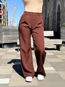 Брюки женские прямого кроя