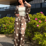 Костюм брючный из вискозы в горох