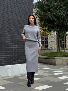 Костюм трикотажный с юбкой