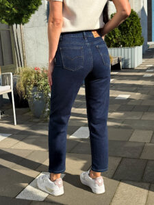 Джинсы женские — изображение 6