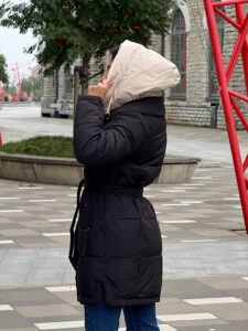 Куртка зимняя с капюшоном — изображение 8