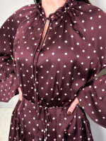 Платье атласное в горох — изображение 8