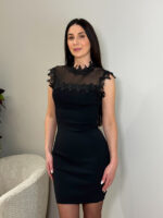 Платье с гипюром