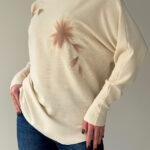 Тонкий джемпер с круглым вырезом