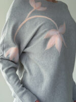 Тонкий джемпер с круглым вырезом — изображение 4