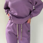 Женский спортивный костюм