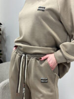 Женский спортивный костюм — изображение 7