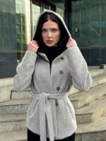 Женское бежевое пальто с капюшёном