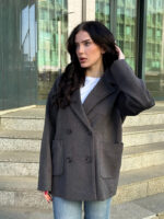 Чёрное пальто