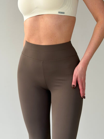 Эластичные женские леггинсы