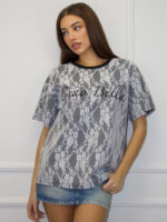 Чёрная трендовая футболка