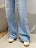 Джинсы женские прямые