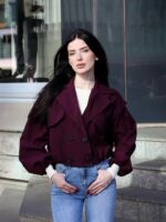 Naiste kaherealise kinnitusega jope