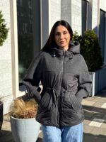 Женская куртка с карманами