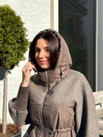 Женская куртка с капюшоном