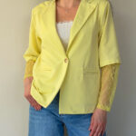 Пиджак с отделкой гипюром