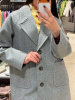 Весеннее женское короткое пальто