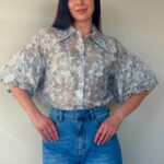 Pluus õhupallvarrukatega