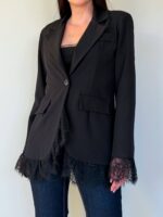 Must pikendatud pintsak