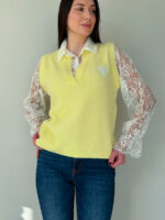 Жёлтый женский джемпер с отделкой гепюром