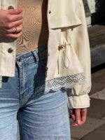 Reguleeritava nööriga pitsiline jope