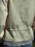 Lühike nööritav naiste jope