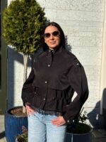 Must nööritav jope