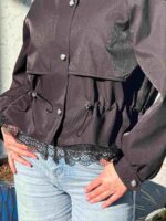 Mansettidega nööritav jope