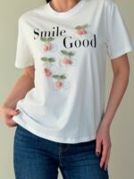 Футболка с вишенками белая