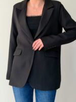 Женский удлиненный пиджак на пуговице