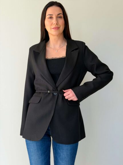 Женский удлиненный пиджак с поясом