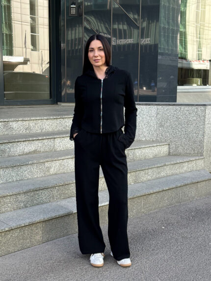 Трикотажный костюм с брюками