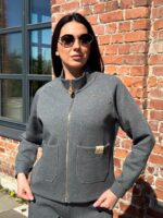 Pealepandud taskutega pükskostüüm