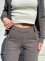 Костюм из текстурной ткани женский на молнии