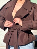 Šokolaadipruun vööga jope