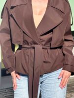 Šokolaadipruun vööga jope