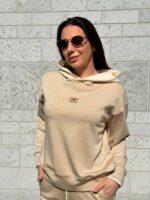 Костюм с капюшоном и лого