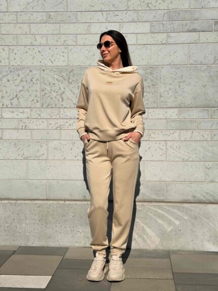 Костюм брючный с капюшоном
