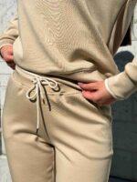 Костюм с капюшоном и брюками