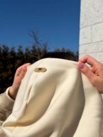 Костюм с лого и капюшоном