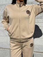 Спортивный женский трикотажный костюм