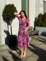 Midi pikkuses kleit mustriga