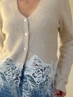 Kardigan pitsikaunistusega