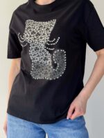 Kassiga T-särk must