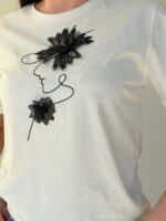 Naiste T-särk kaunistusega