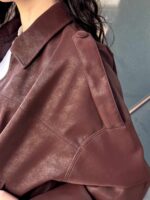 Detailidega õlgadel ökonahast bomber