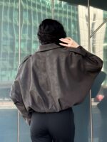 Taskutega naiste bomber